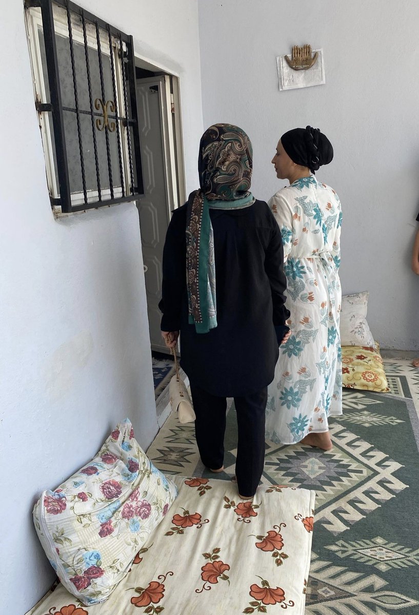 SilvanAkkad's tweet photo. "Söz verdik, her kapıyı çalacağız."

Cumhurbaşkanımız Sn.@rterdogan' nın selamlarıyla;

İlçe Kadın Kolları Başkanımız sayın Esra KARADAŞ öncülüğünde; Yönetim kurulu üyelerimiz  hane ziyaretleri gerçekleştirdi.

#akkadınlarheryerde
#akkadınlarsahada https://t.co/KwsGUjdUUB