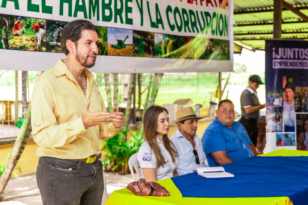 IEPS_Ec's tweet image. 📍#Samborondón | La directora @Ariannaburgosca visitó la Asociación de Montubios Espiga Dorada, que postula al proyecto #PROFECPIAM para acceder a maquinaria y:

🌾tecnificar el cultivo de arroz,
📈mejorar la producción por hectárea,
🌱aplicar principios de agricultura limpia.