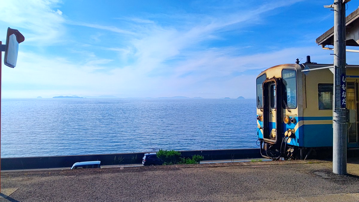 #9月になったのでフォロワーさんに自己紹介しようぜ 
うちの子描いたり旅行行ったりうちの子描いたり・・・・な人です(`、3_ヽ)_ 