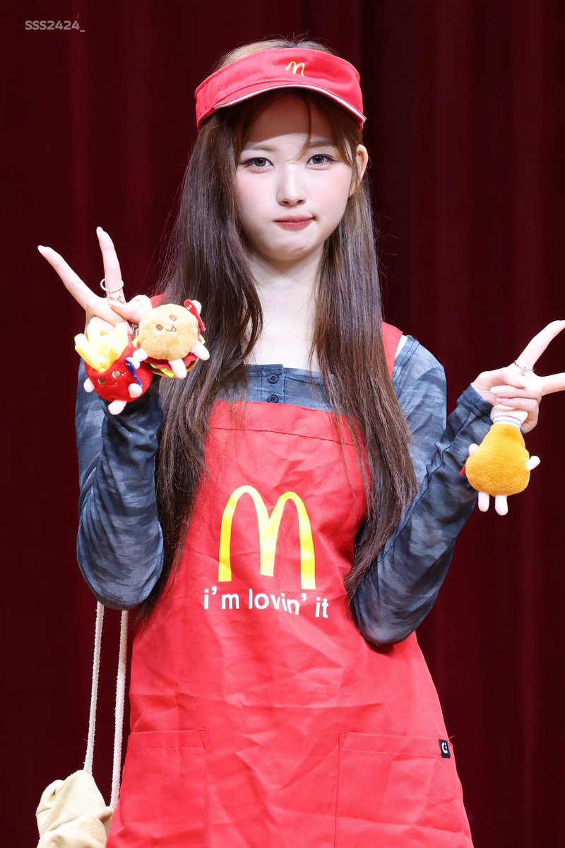 SSS2424_'s tweet photo. 250829

🍟🍟🍔🍔

#tripleS #트리플에스 
#JiWoo #지우 #이지우 https://t.co/YxnubVIJ8K