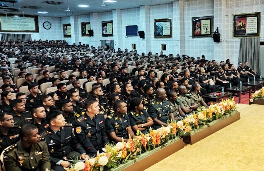 ia_awc's tweet image. Commandant #AWC welcomes participants from #IndianArmy & friendly foreign countries to the Junior Command Course. He exhorted them to hone their tactical skills to operate in a multi-domain environment and enhance interoperability
@adgpi @artrac_ia