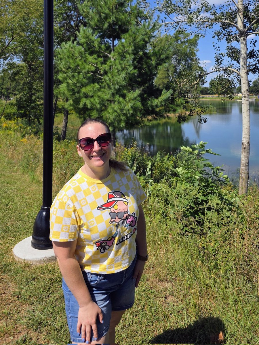 DPhiE250's tweet image. Enjoying the last rays of sunshine of summer 🌞 
Touching some grass 💚
Getting some steps in 👟

I can't believe summer is coming to an end! What are you looking forward to as we transition into autumn? 🍂 

#LaborDayWeekend