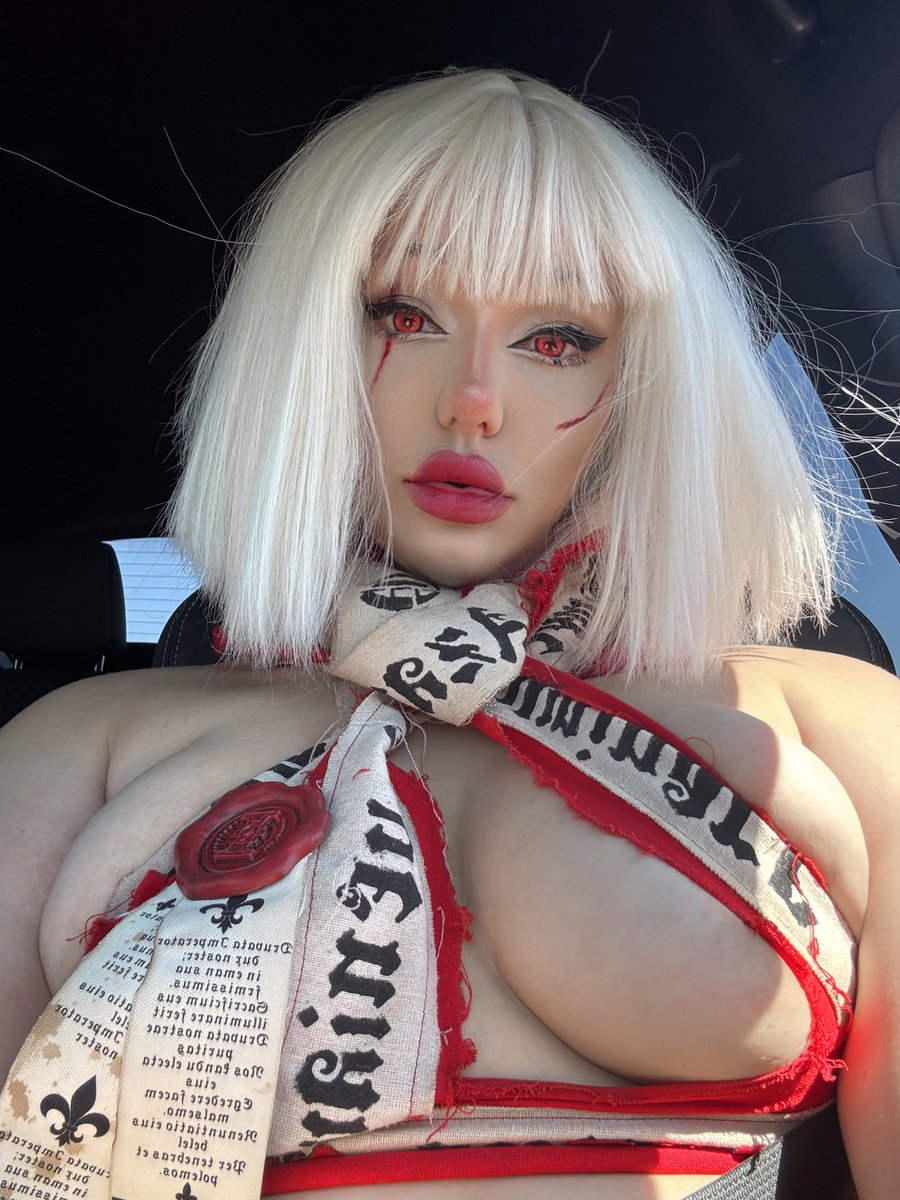 Anyone in need of a hot sinner nun? Warhammer fans come first-
Rt if you're excited to see more of my sister Repentia~