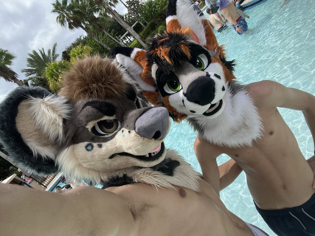 Pool time at #Megaplex! ⛱️