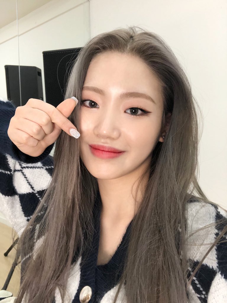 creativcore's tweet image. ¿ustedes creen que sí caigo dentro de la categoría de una chica bonita? porque rn es lo único que deseo ser para unirme a estas #𝑣o͞o𝚍ooʼಪ್ರೀ𝚍๐̈ll𝕤, aunque me conformo con chillarles que son las más bellas del #𝔻𝐂ꕀ病症𝚋ɑc͟k. ¡felicidades!

#ℰllery 𝚟/𝚜 这 𝚠orld! ♡