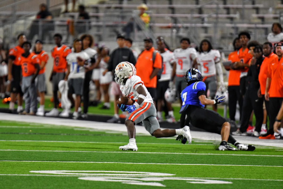 It’s the happiness he has once he touch the field! <a href="/bradleykeylon3/">Keylon“beastmode”Bradley</a>