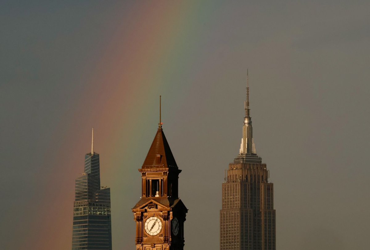 Three's a party

📷: <a href="/GaryHershorn/">Gary Hershorn</a>