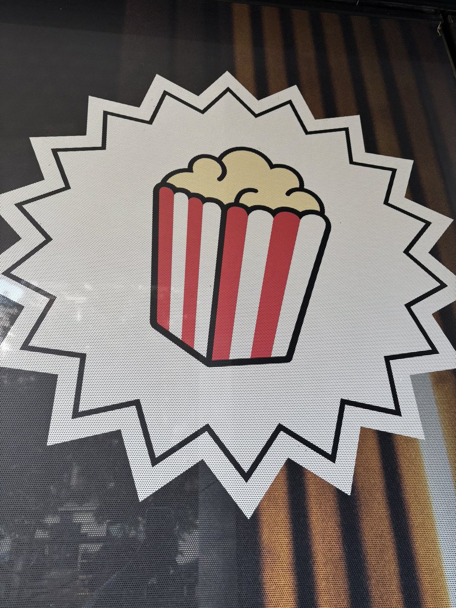 jules_thieb's tweet image. Après 2 ans à réveiller la France sur MOUV’, j’ai enfin eu une promotion…
Bon, pas chez Radio France..
Je deviens Rédacteur en chef du média @PopcornTalkshow
Nouvelle ère, même énergie 🍿
Note à moi même : en retournant chez Webedia, j’avais un peu l’impression de revoir mon ex.