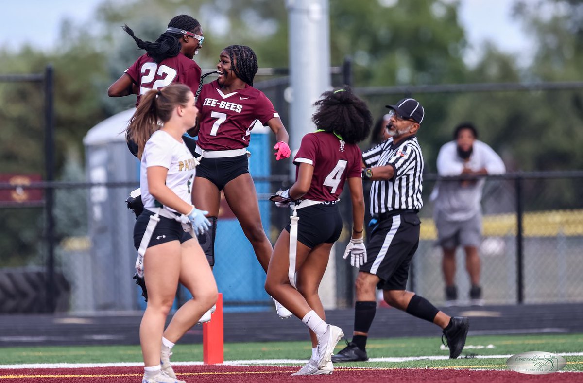 Victoria Hunter (@4huntervictoria) on Twitter photo Victoria Hunter 4/30 Game stats vs Waukegan 
226 total yards 
6 total TDs.
3 rushing TDs
2 catching TDs
1 punt return TD
1 - 2 point conversion Victoria Hunter 4/30 Game stats vs Waukegan 
226 total yards 
6 total TDs.
3 rushing TDs
2 catching TDs
1 punt return TD
1 - 2 point conversion