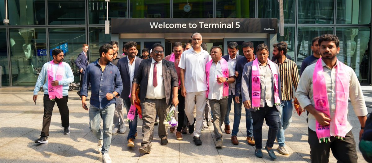 nribrs's tweet photo. #UKWelcomesTHR #NRIBRSUK #LONDON #HARISHRAO #KCR #KTR #BRS #BRSParty #BRSUK #NRIBRS #WELCOME #AssemblyTiger #troubleshooter #leader
లండన్ లో మాజీ మంత్రి హరీష్ రావు కు ఘన స్వాగతం
- -ఎన్నారై బీ.ఆర్.యస్ యూకే అధ్యక్షుడు నవీన్ రెడ్డి
@BRSHarish
@BRSparty
@Anil_trs
@NaveenReddyBRS https://t.co/6gClEm9m94