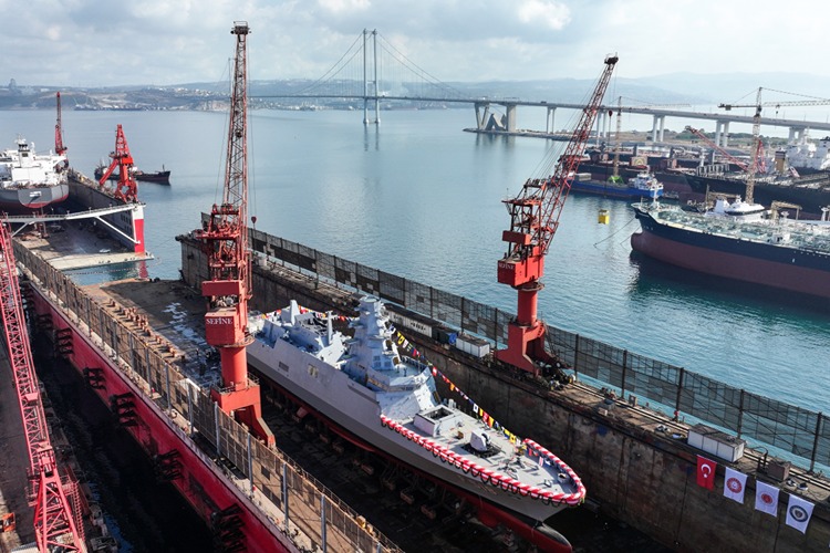 TurkishCentury's tweet image. ⚓Türkiye's 4th #MILGEM I-Class frigate #TCGİçel has been launched! The vessel will join the #TurkishNavy early next year following outfitting of its many advanced sensors and weapon systems. 🇹🇷