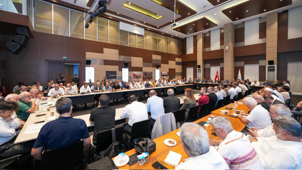 TC_istanbul's tweet photo. Eğitime Destek Platformu Değerlendirme Toplantısı Valimiz Davut Gül ve ilgili kurumların temsilcilerinin katılımıyla gerçekleştirildi.

Eğitim ve öğretimin geliştirilmesine yönelik konuların ele alındığı toplantıda istişarelerde bulunuldu.

@gul_davut

📍Türkiye Gençlik Vakfı Genel Merkezi, Eyüpsultan