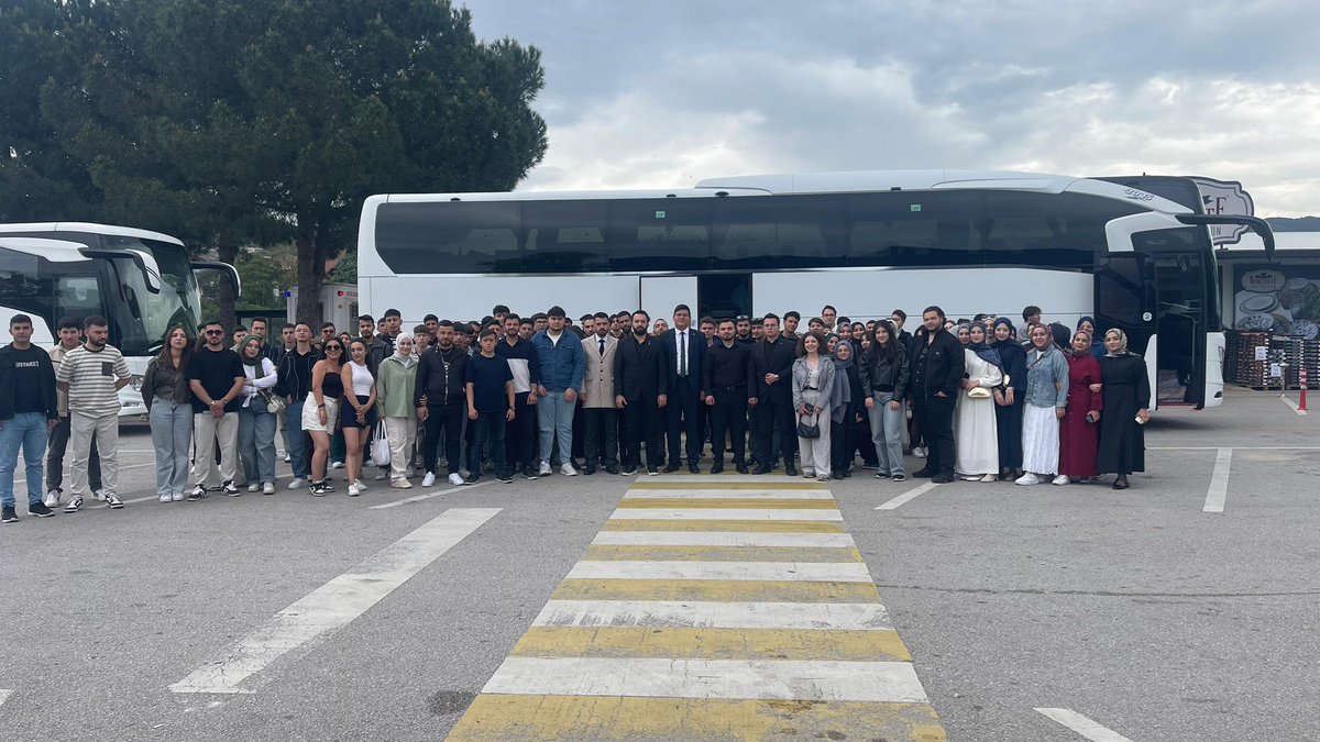 boluuniak (@boluuniak) on Twitter photo Kampüse Hoşgeldiniz🎉🥳
ÜniAK olarak her zaman yanınızdayız işte sizlerle beraber yaptığımız çeşitli etkinliklerden tatlı kareler 🥰
Unutmayın #ilkduraküniak #KampüseHoşgeldin
<a href="/avyusufibis/">Yusuf İBİŞ</a> <a href="/FatihAydemir45/">Fatih Aydemir 🇹🇷</a> <a href="/UniakGM/">ÜniAK</a> Kampüse Hoşgeldiniz🎉🥳
ÜniAK olarak her zaman yanınızdayız işte sizlerle beraber yaptığımız çeşitli etkinliklerden tatlı kareler 🥰
Unutmayın #ilkduraküniak #KampüseHoşgeldin
<a href="/avyusufibis/">Yusuf İBİŞ</a> <a href="/FatihAydemir45/">Fatih Aydemir 🇹🇷</a> <a href="/UniakGM/">ÜniAK</a>