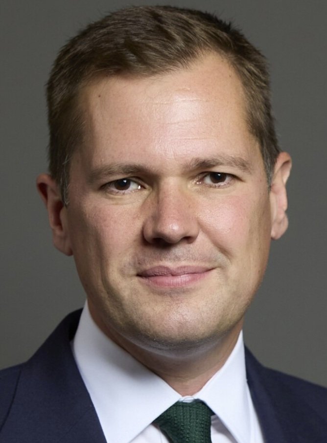 Two of the biggest hypocrites on the immigration issue. Brexit fannies Robert Jenrick and Chris Philp.
#C4News