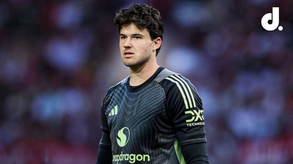 🚨🚨| Manchester United’s official summer transfer window incomings:

🇧🇷 Matheus Cunha - £62.5m
🇵🇾 Diego León - £6m (signed last year)
🇨🇲 Bryan Mbeumo - £71m
🇸🇮 Benjamin Šeško - £73.7m
🇧🇪 Senne Lammens - £18.2m

Gross spend - £228.8M (incl. add ons)