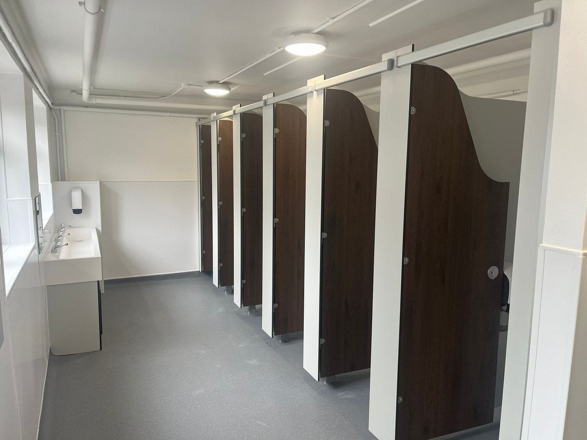 🚻✨ Washroom Glow-Up!

Check out this transformation ➡️

From tired and outdated to fresh, clean, and modern.

We’ve given this space the upgrade it deserves! 💫

#BeforeAndAfter #Renovation #WashroomMakeover #Refurbishment