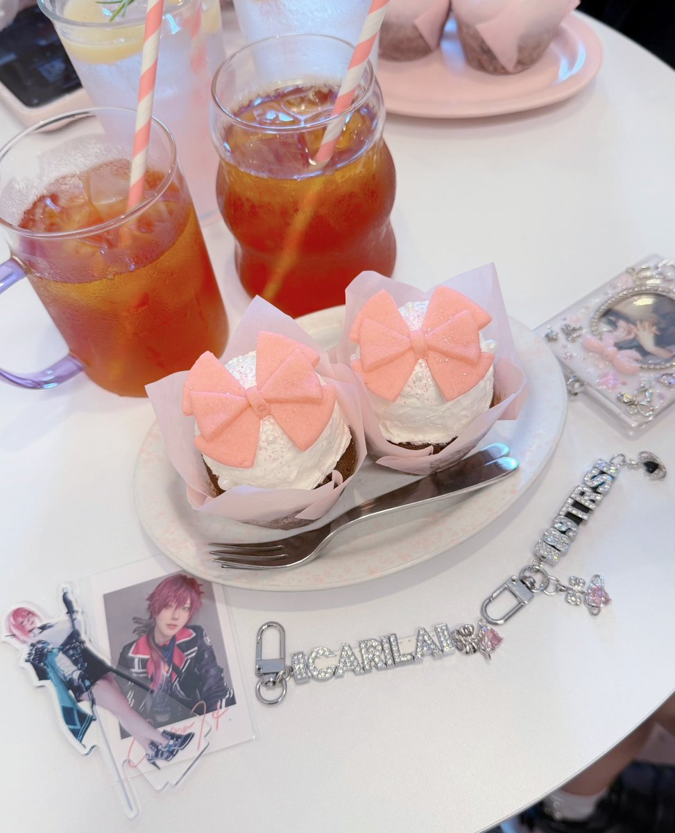 ももせちゃのバーイベで知り合ったちょお可愛いももせがーるずたちと遊んできちゃ❕❕
かりらちゃのアクスタも早速…🫶🏻︎🩵🫧
かりらちゃキーホルダーも作ったの〜·͜·ᰔᩚ
今度見て見てします💖💖

<a href="/crlaaaa11/">緋月かりら🌙ﾗｸﾞｺｽｵｰﾙ</a>  <a href="/crl_copy/">かりちょまさん</a>  <a href="/momo0se_/">柊ももせ</a> 
 #見よももせ  #かりらのチェックリスト