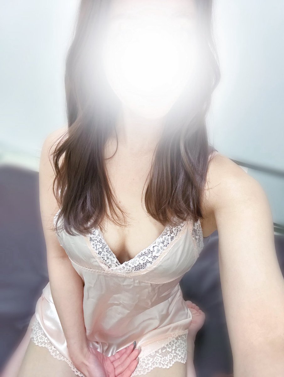 本日の事前予約や新規のお兄さん
ありがとうございました🙌🏻❣️

といっても1人目の方は二度目まして💞
前の店の時に新規様できてくれててＸが気になって来てくださったとのこと🥰♪
面白いご縁ですね🫶🏻

次回は9/3(木)12-18時🆙出勤です！
ご予約お待ちしております💋