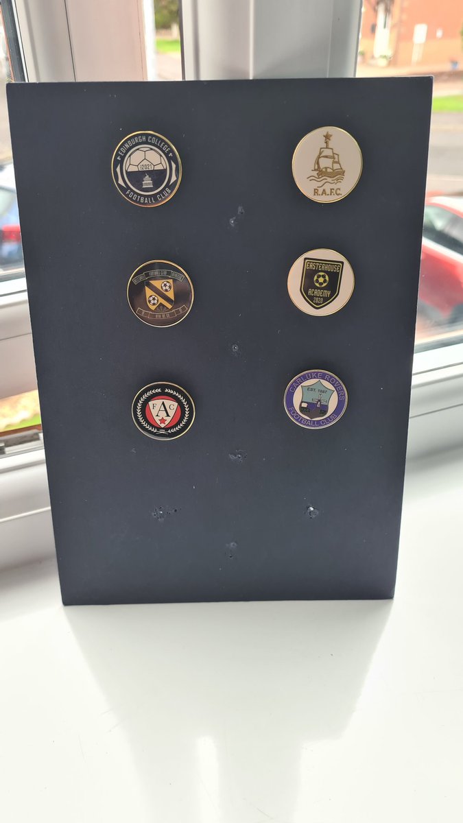 Pin Badge Wizard tweet media