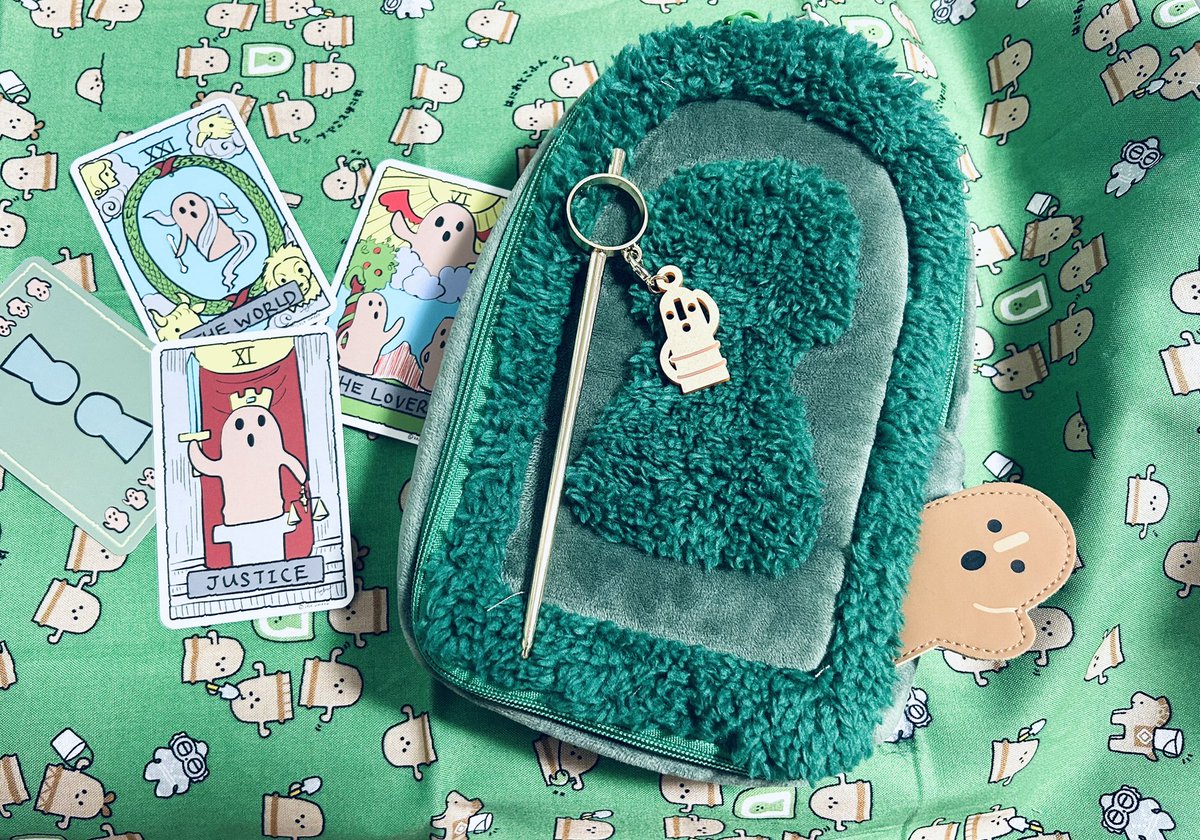 ハニワさまタロット収納にピッタリなポーチを購入し、調子に乗ったワタクシ。
ハニワさま柄の生地を見つけ、更に手相用のスティックにもハニワさまをつけてみたわよ！完璧よ！