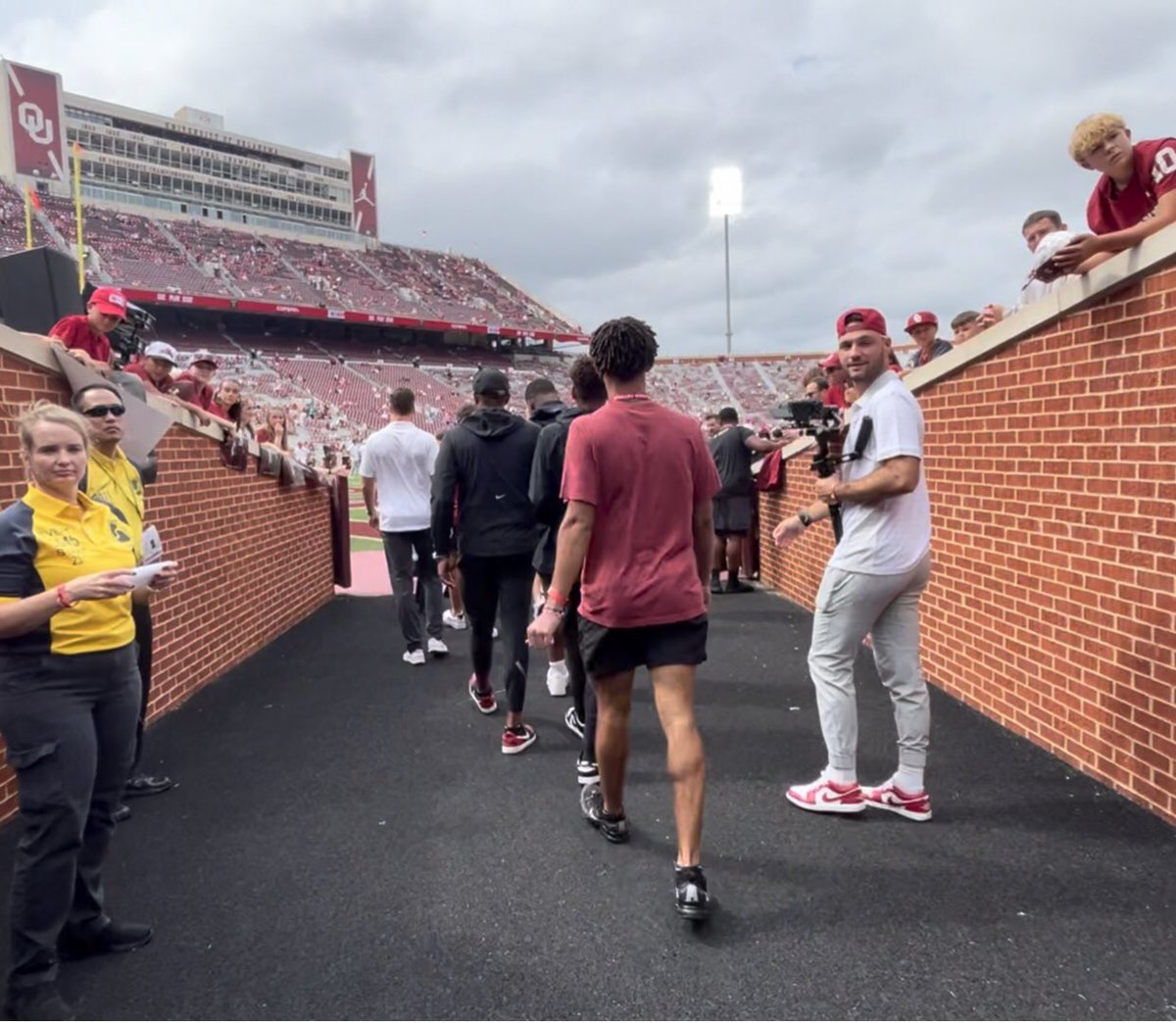 I had an amazing game day visit to the University of Oklahoma. Thank you <a href="/CoachKPearson/">Kale Pearson</a> for the invite and all staff for their hospitality!