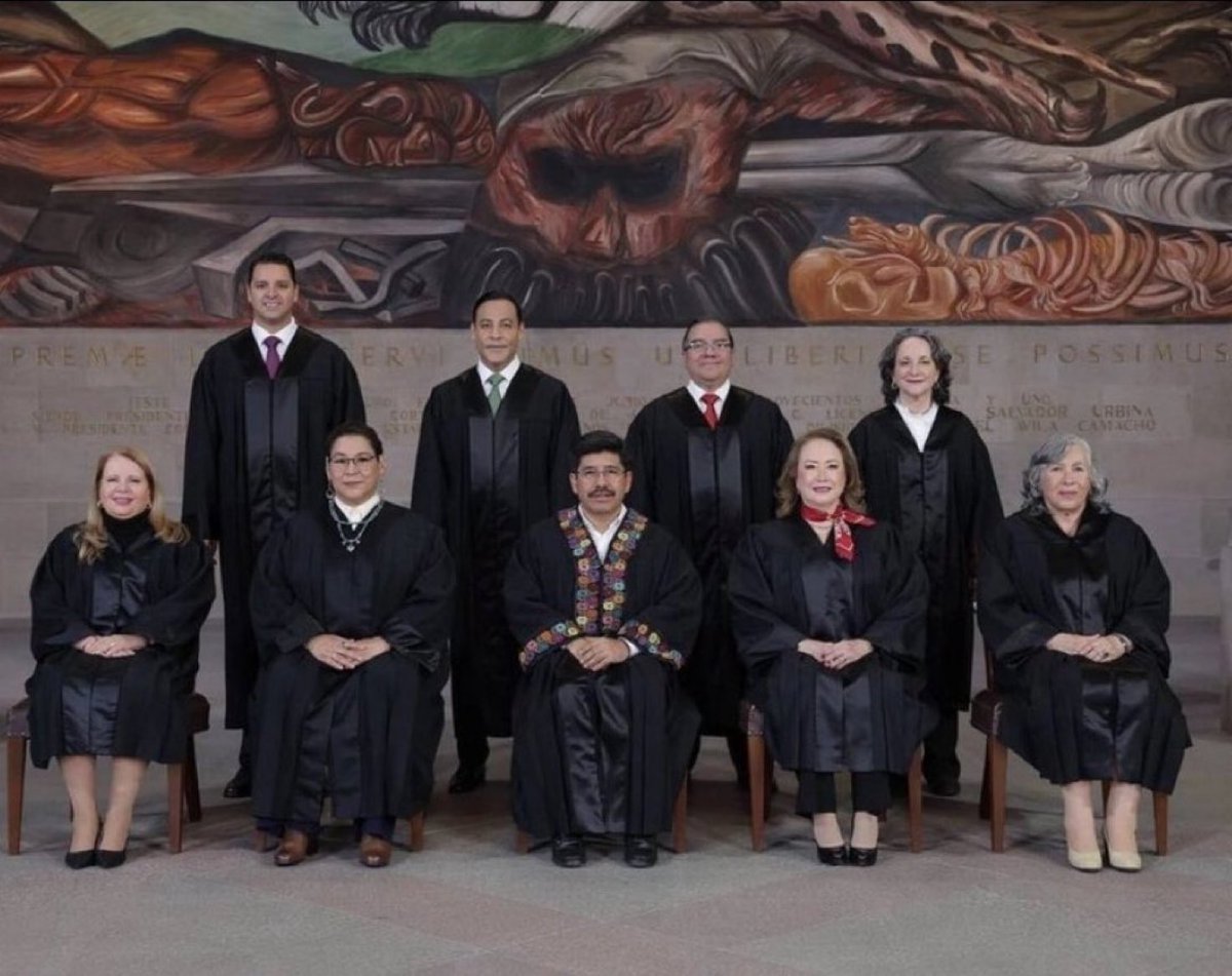 Tienen una gran responsabilidad por delante. 

Inicia una nueva etapa en la vida pública de México, esta es la primera Suprema Corte votada por el Pueblo.

Mucho que corregir tras décadas y décadas de corrupción.