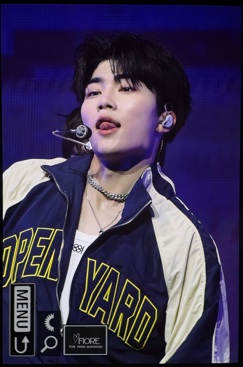 250901 SHOWCASE 

#박건욱 #パクゴヌク #PARKGUNWOOK #朴乾旭 #ZB1   #ZEROBASEONE   #제로베이스원   #제베원