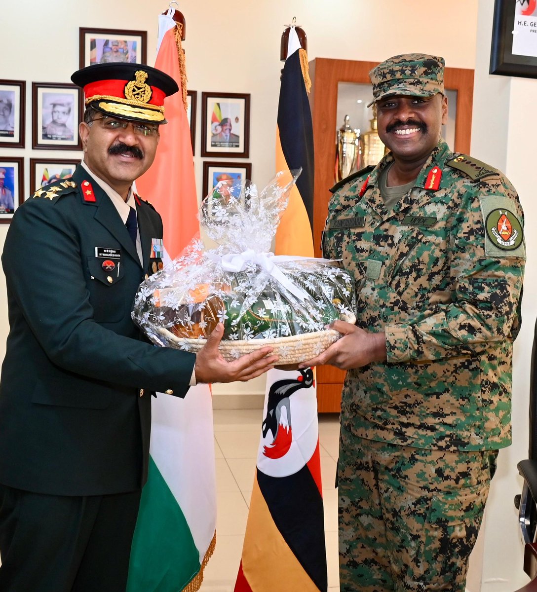 ampumuzakalvin's tweet image. Gen @mkainerugaba today welcomed the new Indian Military Advisory &amp;amp; Training Team at SFC HQ Entebbe, reaffirming Uganda–India’s strong defence partnership built on training, knowledge sharing &amp;amp; mutual respect. 🇺🇬🤝🇮🇳
#UPDF #India #Uganda #DefenceCooperation #Partnership #IMATT