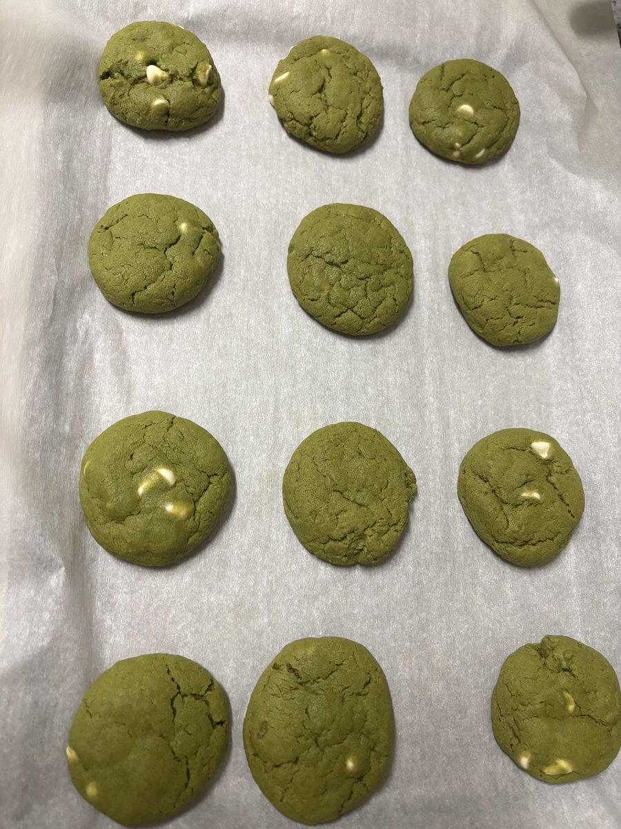 The baking craziness that was the last few days.

I lost count of how many dozen cookies I made but it was a lot 😮‍💨