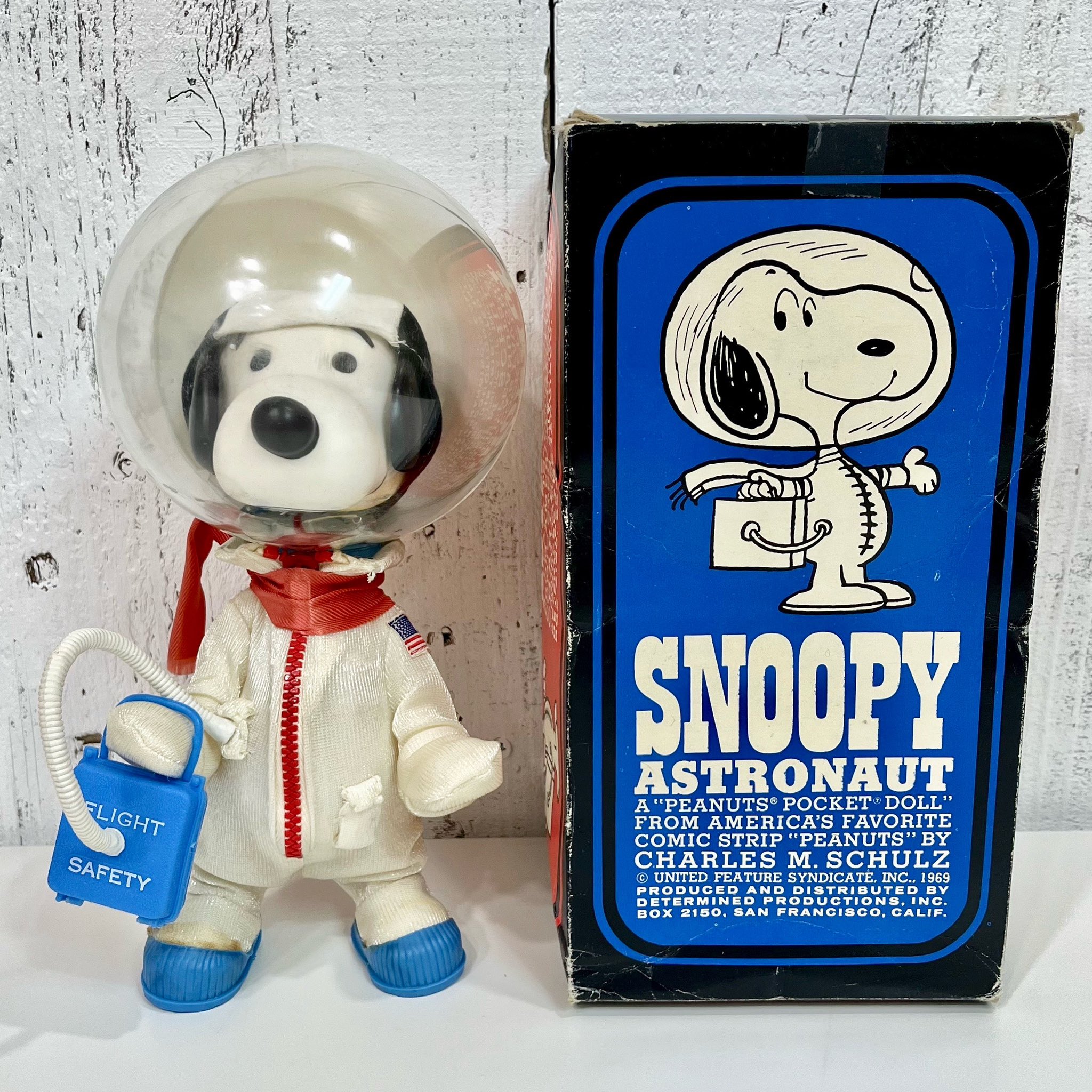 スヌーピー　アストロノーツ アストロノーツ（宇宙飛行士）のスヌーピーと東京スカイツリーの
