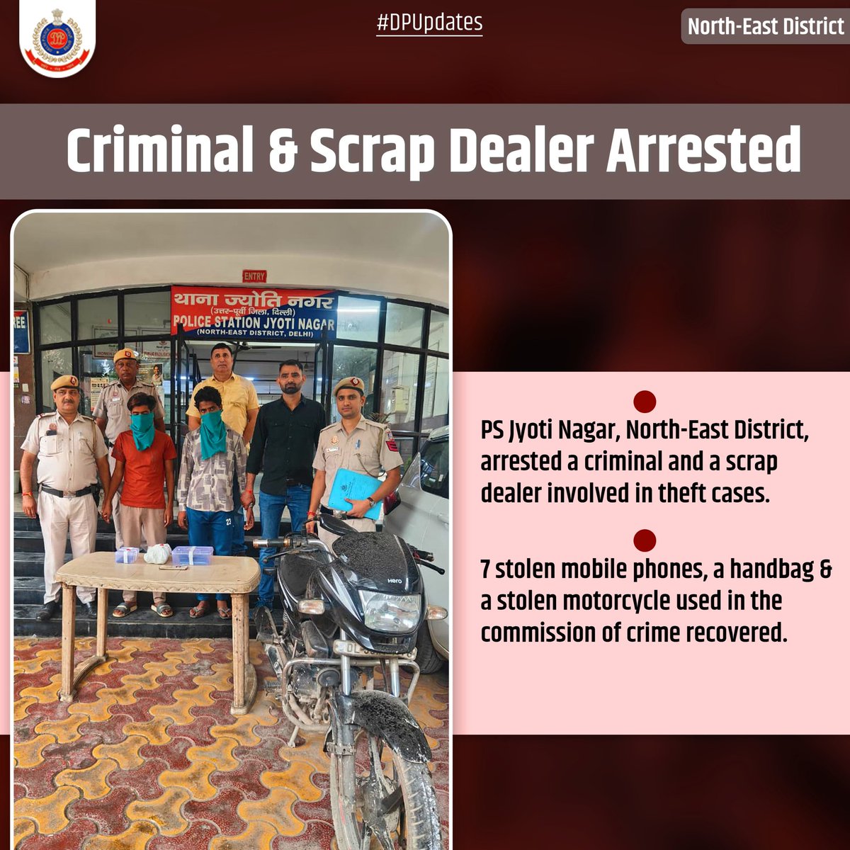 DCPNEastDelhi's tweet photo. PS Jyoti Nagar team arrested a criminal &amp; a scrap dealer (receiver).

7 stolen mobiles, a handbag of victim &amp; a stolen motorcycle recovered.

The vehicle was used for committing crime.

#DPUpdates @LtGovDelhi @DelhiPolice @Ravindra_IPS https://t.co/hLXNV6UmAE