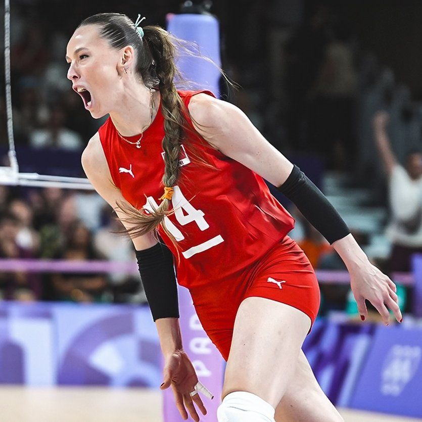🔥🇹🇷Eda Erdem ilk 2 sette %81 ile hücum etti

11 pts
%81  9/11
2 ace
+9 WL