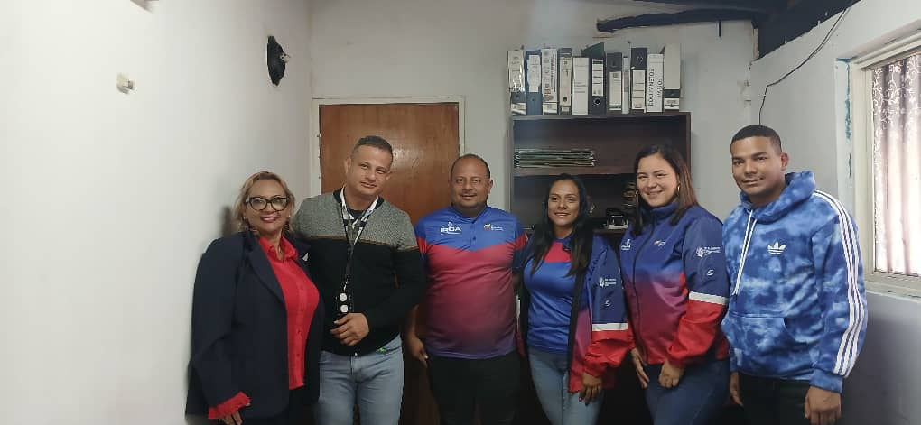 ddpuebloaragua's tweet image. #28Ago DdP_Aragua se trasladó a la sede del Instituto Regional del Deporte Aragua (IRDA) en el municipio Girardot con el propósito de participar en una reunión interinstitucional.