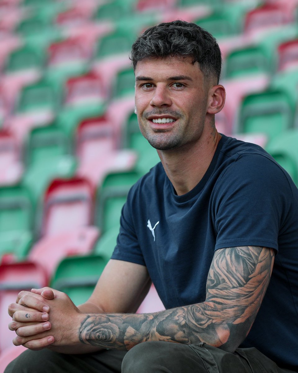 MaritimoMadeira's tweet photo. 🇪🇸 Adrián Butzke
🗒 26 anos
⚽ Avançado

Bem-vindo! 🦁🟢🔴

#CSMaritimo #AdriánButzke https://t.co/awL7a266hp