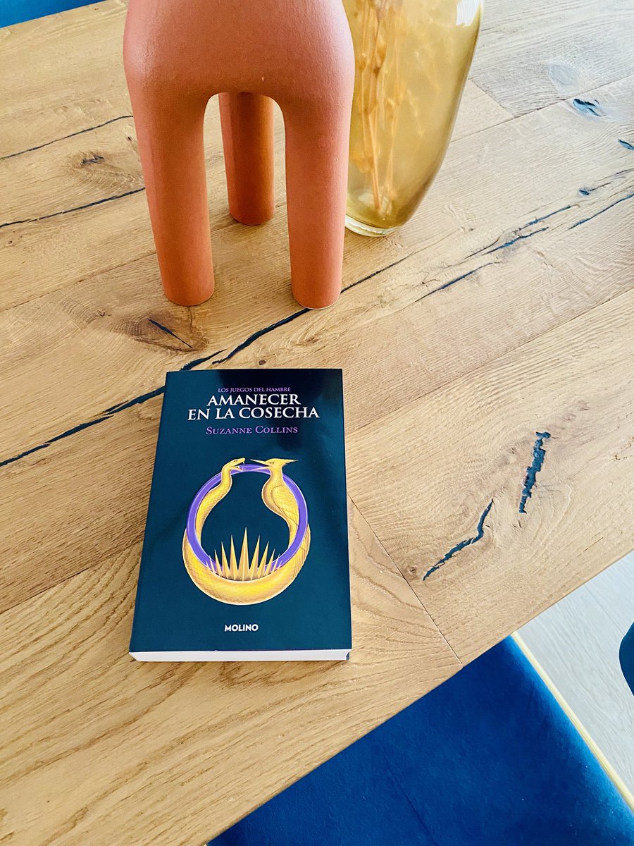 A ver si me lo leo antes del estreno de la peli 🦜🐍
#thehungergames
