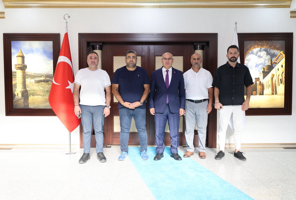 Valimiz Sayın Mustafa KOÇ, Özel Eğitim Dernekleri Konfederasyonu Genel Başkanı Yunus KILIÇ, Eğitim Bir Sen Ağrı Şube Başkanı Süleyman GÜMÜŞER ve beraberindeki heyeti makamında kabul etti.