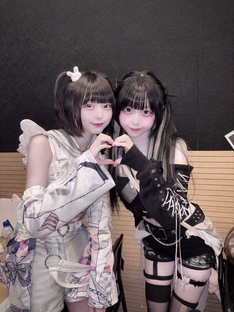 ๋
ธ์ Noa ๐ฆ (@soarover_noa) on Twitter photo 250831
SETi FES Vol.11
์ฌ์ฅ์ ! CUPID SYNDROME
8์์ ๋์๋ฝ์ ๋๋ง์์ ๋ฌ๋ ธ์ต๋๋ค!!!
์๋ ์๋ ํด๋ดค์ผ๋ ๊ด์ฐฎ์๊ฑฐ๋ผ๊ณ ์๊ฐํ์ง๋งโขโข ๋ ์ด ๋์์ ์ข ๋ ํ๋ค์๋ค๋ค์๐ฅน ๊ทธ์น๋ง ๋๋ฌด ์ฌ๋ฐ์์ด์ โขฬ
ฬซ โขฬ
โก
11๊ณก์ด๋ ํ์ด์!! ๋ฌด๋๋ฅผ ๋ง์ด ํ๋ ๊ฒ๋ ์ข์๋ฐ
์ด๋ฒ ์คํ๋ถ๋ค ๋ ๋ฐฐ 250831
SETi FES Vol.11
์ฌ์ฅ์ ! CUPID SYNDROME
8์์ ๋์๋ฝ์ ๋๋ง์์ ๋ฌ๋ ธ์ต๋๋ค!!!
์๋ ์๋ ํด๋ดค์ผ๋ ๊ด์ฐฎ์๊ฑฐ๋ผ๊ณ ์๊ฐํ์ง๋งโขโข ๋ ์ด ๋์์ ์ข ๋ ํ๋ค์๋ค๋ค์๐ฅน ๊ทธ์น๋ง ๋๋ฌด ์ฌ๋ฐ์์ด์ โขฬ
ฬซ โขฬ
โก
11๊ณก์ด๋ ํ์ด์!! ๋ฌด๋๋ฅผ ๋ง์ด ํ๋ ๊ฒ๋ ์ข์๋ฐ
์ด๋ฒ ์คํ๋ถ๋ค ๋ ๋ฐฐ