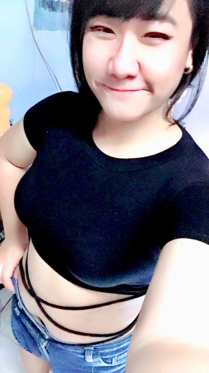 ดูดไอซ์ พ่นควันใส่ควย tweet media