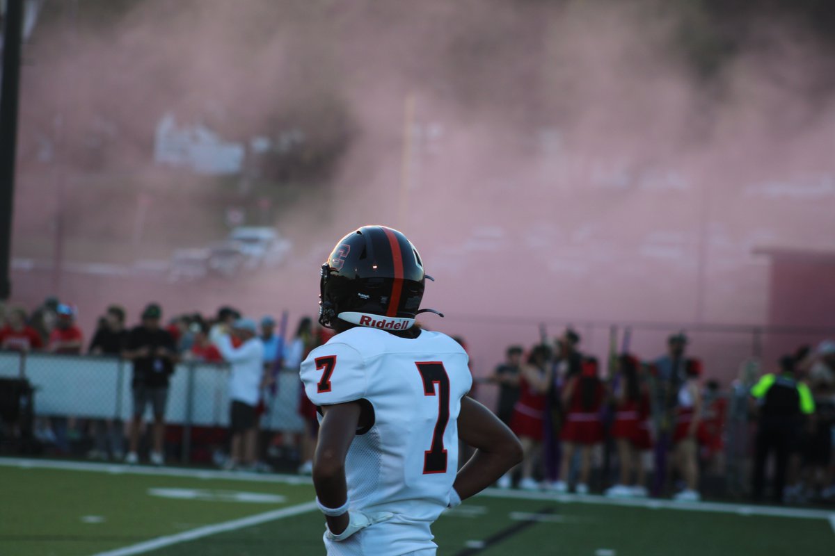 NewsHeraldSport's tweet image. 📸 Battle of the Bridge 🏈 (Pt. 1)