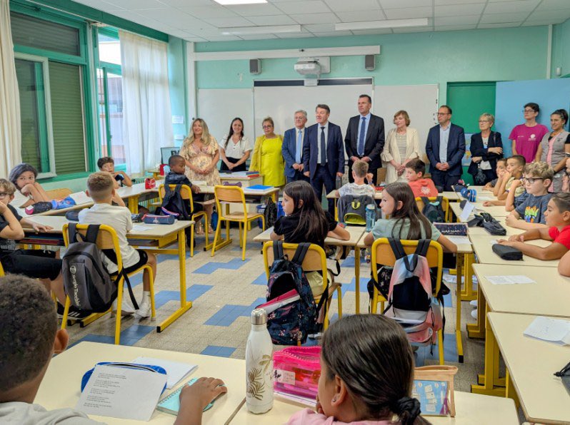 Laurent Le Mercier (@laurentlemerci4) on Twitter photo À la rencontre des élèves et des équipes de l'école primaire Rancher 1 <a href="/VilledeNice/">Ville de Nice</a> aux côtés de <a href="/cestrosi/">Christian Estrosi</a> pour la #Rentrée2025.
Très belle année scolaire! À la rencontre des élèves et des équipes de l'école primaire Rancher 1 <a href="/VilledeNice/">Ville de Nice</a> aux côtés de <a href="/cestrosi/">Christian Estrosi</a> pour la #Rentrée2025.
Très belle année scolaire!