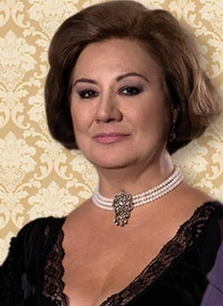 Arsen Hala.. o 80'ler amerikan senatörü saçın, gözlerindeki deli siması, rahatsız edici ses tonun ve izole çiftlik hayatınla çok garip bir figürsün. Geceleri metal dinleyip zavallı atları ayine mi kurban ediyosun, çılgın partiler mi düzenliyorsun.. anlayabilmiş değiliz