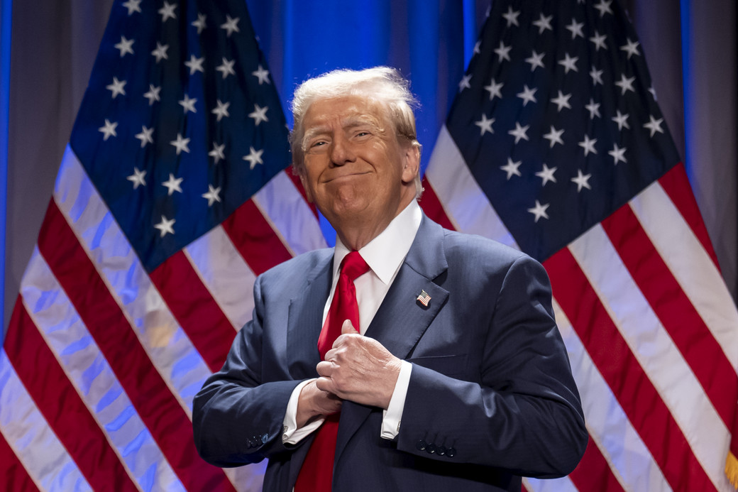 Freudconscious's tweet photo. Trump: que deporta inmigrantes mientras su madre y esposa habían cruzado fronteras... Ni yo me había dado cuenta que el complejo de Edipo venía con muros construidos.
P.D.: Me recuerda a otro dictador que perseguía una raza 'inferior' pese a compartir sus raíces…
#MommyIssues https://t.co/bBvdmlrWqj