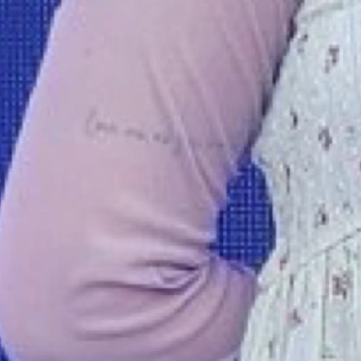 그리고 또 다른 타투가 이건가👀🤔