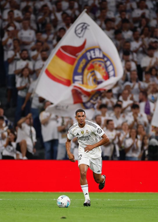 LFCVine's tweet image. Spare a thought for Trent who thought he was joining The Galacticos, only to realise he left Galacticos.😂