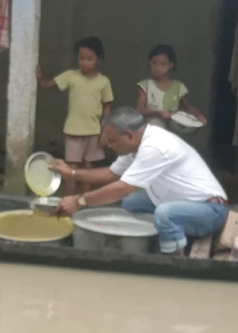 #8pm: #Food #FoodWastage #FoodWaste
India's food plates are full, but dustbins are fuller.
India wastes 67 million tons of food annually? Let's take action and make a difference! India's food waste can feed millions.
Every bite counts! Let's reduce food waste and make India a