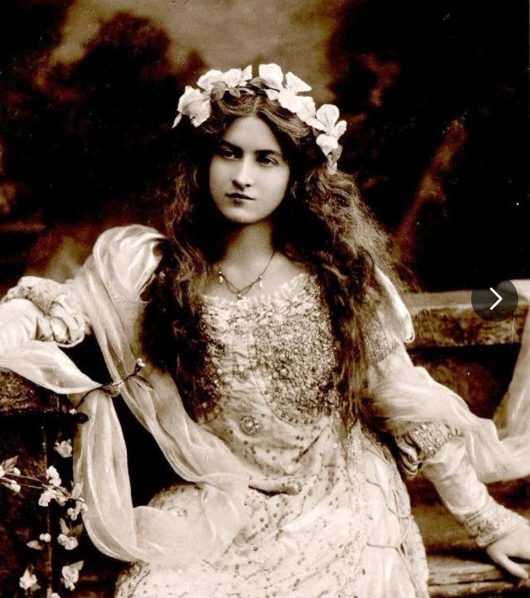 <a href="/TheFigen_/">The Figen</a> Actress Maude Fealy who i think has one of the biggest most expressive eyes I have ever seen. Early 1900s.