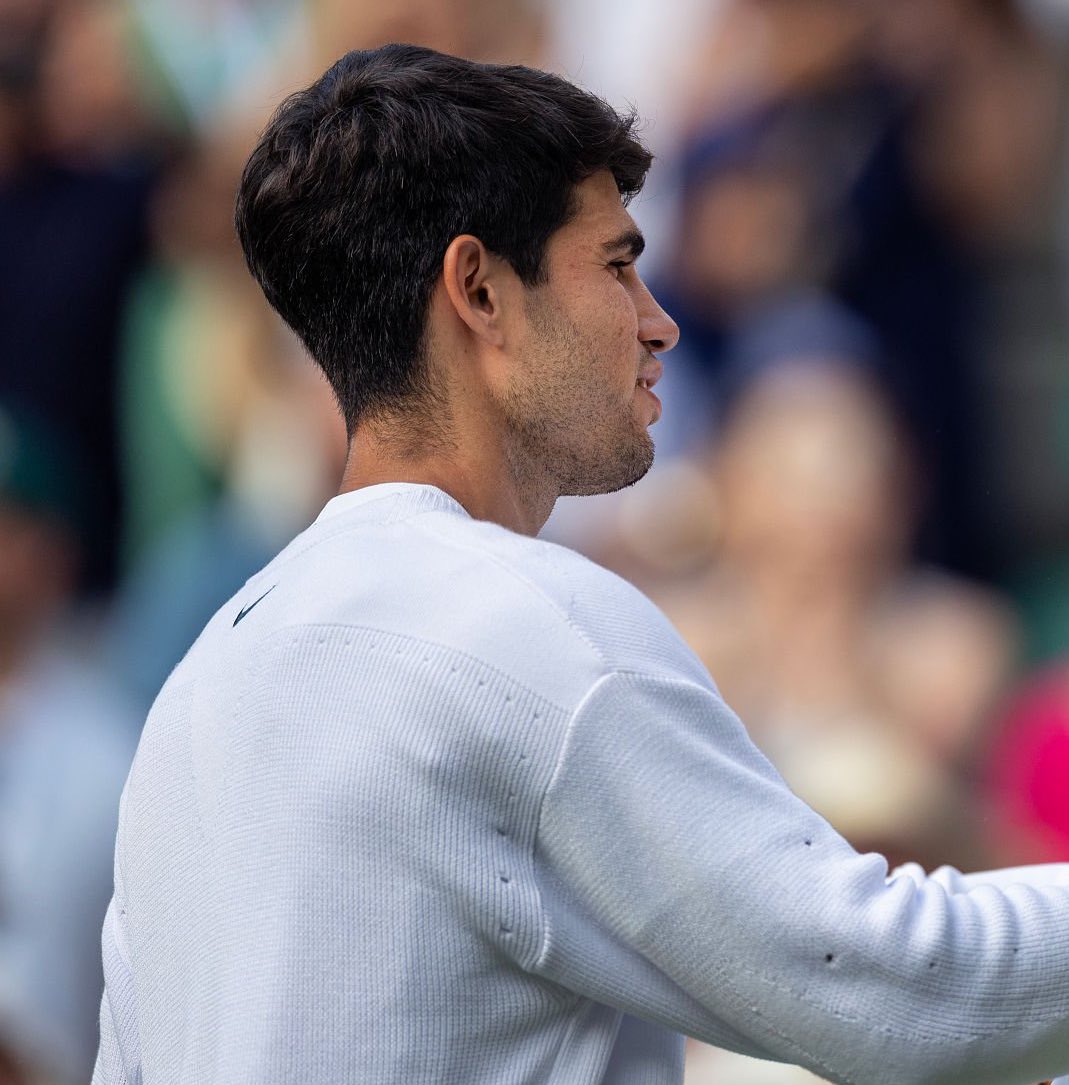 I miss cardigan carlos 🕊️🕊️🕊️🕊️🕊️