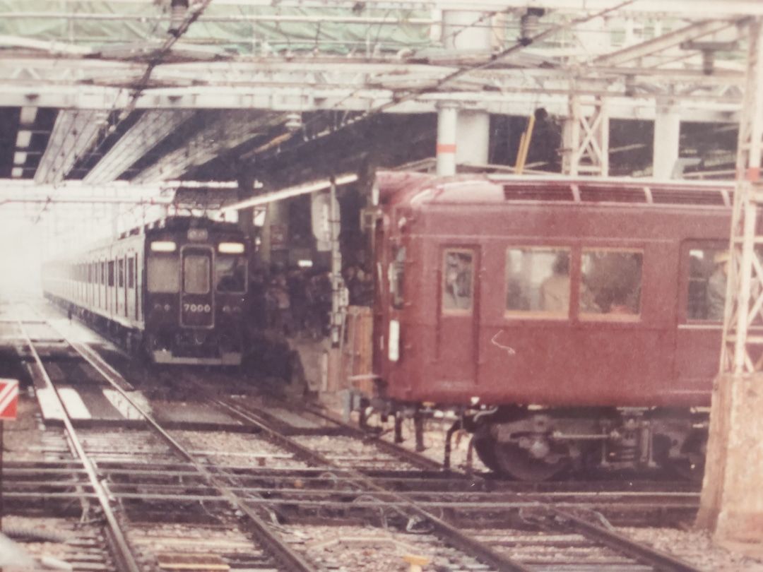 ⭐️現存していないかも？阪急電車西宮北口駅ダイヤモンドクロス廃止記念写真 阪急西宮北口駅にあったダイヤモンドクロスを見て触れる場所