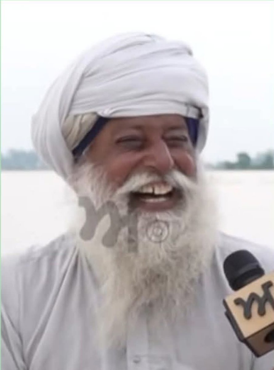 ਹਰ ਰੋਜ਼ ਸੋਸ਼ਲ ਮੀਡੀਏ ’ਤੇ ਹੜ੍ਹਆਏ ਪੰਜਾਬ ਦੀਆਂ ਤਸਵੀਰਾਂ ਵੇਖ ਰਿਹਾਂ।

ਬਿੱਫ਼ਰੇ ਪਾਣੀ ਨਾਲ ਮਾਧੋਪੁਰ ਡੈਮ ਦੇ ਦਰਵਾਜ਼ਿਆਂ ਨਾਲ ਮੈਂ ਵੀ ਟੁੱਟ ਕੇ ਹੜ੍ਹ ਗਿਆ ਹਾਂ।

"ਹਾਏ ਉਏ ਰੱਬਾ! ਬੰਨ੍ਹ ਟੁੁਟ ਚੱਲਿਆ ਉਏ!" ਪਾਣੀ ਨੂੰ ਬੰਨ੍ਹ ਮਾਰਨ ਦਾ ਯਤਨ ਫੇਲ ਹੋਣ ’ਤੇ ਵੱਜੀ ਧਾਹ ਮੈਂ ਹੀ ਤਾਂ ਹਾਂ।

ਪੁਲ ਦੀ ਬੁਰਜੀ ਨੂੰ ਹੱਥ ਪਾਕੇ ਬਚਣ ਦੀ ਕੋਸ਼ਿਸ਼