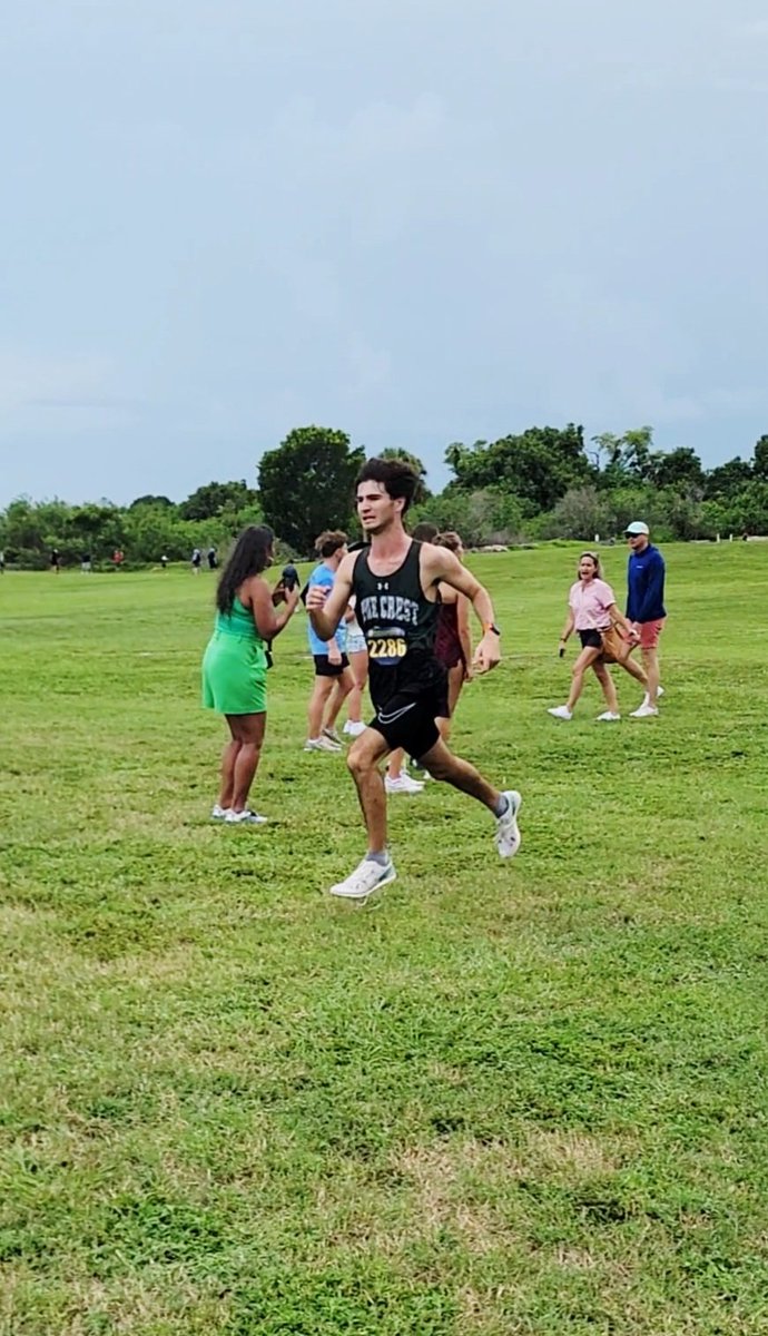pinecresttrack's tweet image. Ryan Frawley finished 2nd with a 14 sec PR, 16:42, out of 128 runners.  It was also 1:00 faster than last year&apos;s opener.  His time is also #9 in FL for 2A.  The boys finished 2nd out of 10 &amp;amp; are currently ranked #9 in 2A.  #PCXCountry #PCTrack #PCAthletics #PCPanthers
#PCAlumni